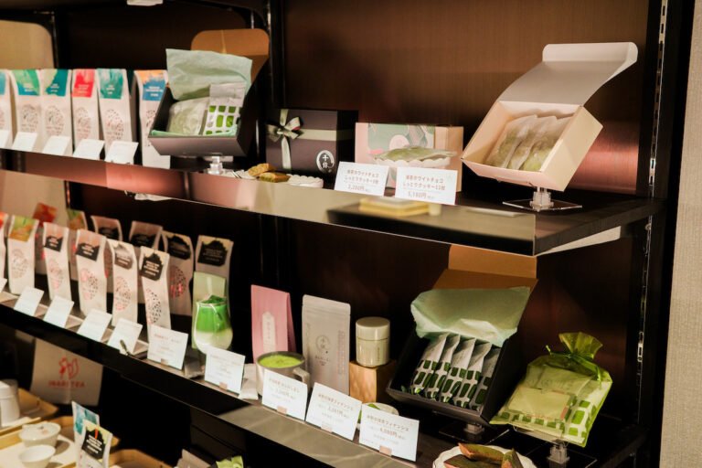 The Art of the Steep: Discovering the Timeless Appeal of Ten Ren Oolong Tea